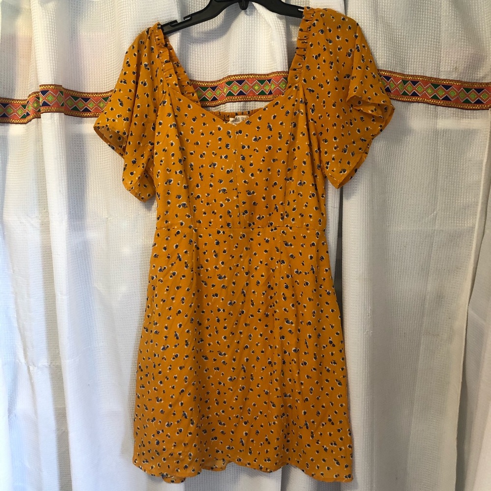 Sienna sky yellow floral dress size M